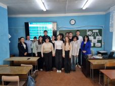 Мо&shy;ло&shy;дёж&shy;ная по&shy;ли&shy;ти&shy;ка