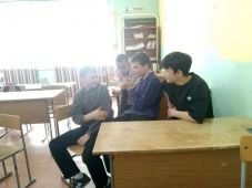Мо&shy;ло&shy;дёж&shy;ная по&shy;ли&shy;ти&shy;ка