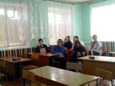 Мо&shy;ло&shy;дёж&shy;ная по&shy;ли&shy;ти&shy;ка