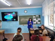 Мо&shy;ло&shy;дёж&shy;ная по&shy;ли&shy;ти&shy;ка