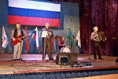 Сво&shy;их не бро&shy;са&shy;ем!