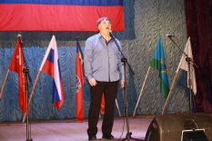 Сво&shy;их не бро&shy;са&shy;ем!