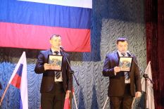 Сво&shy;их не бро&shy;са&shy;ем!