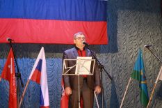 Сво&shy;их не бро&shy;са&shy;ем!