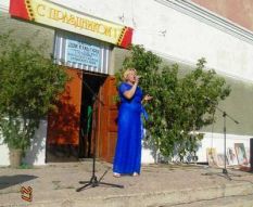 Празд&shy;ник ули&shy;цы в Устьян&shy;ке