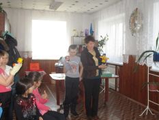 Уди&shy;ви&shy;тель&shy;ное те&shy;ат&shy;раль&shy;ное ис&shy;кус&shy;ство