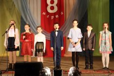 8 мар&shy;та в РДК