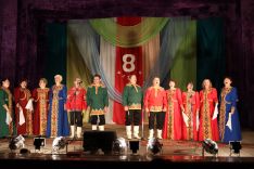 8 мар&shy;та в РДК